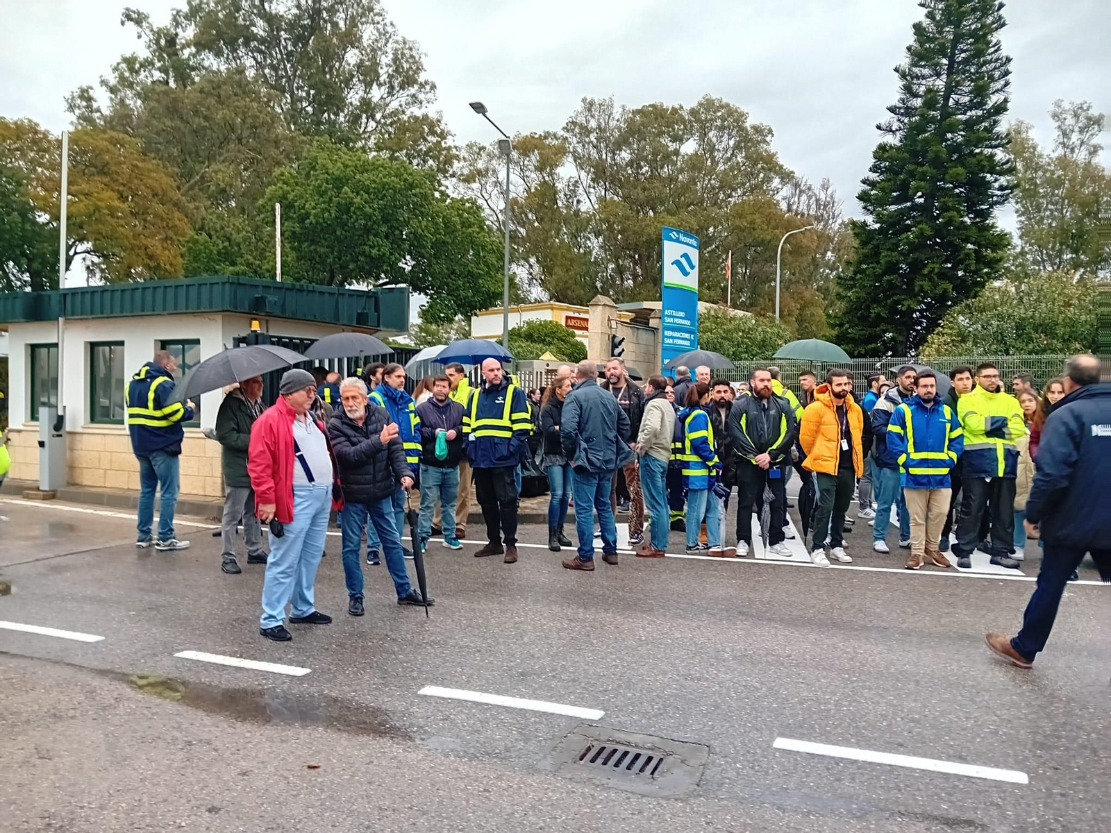Concentración a las puertas de Navantia San Fernando