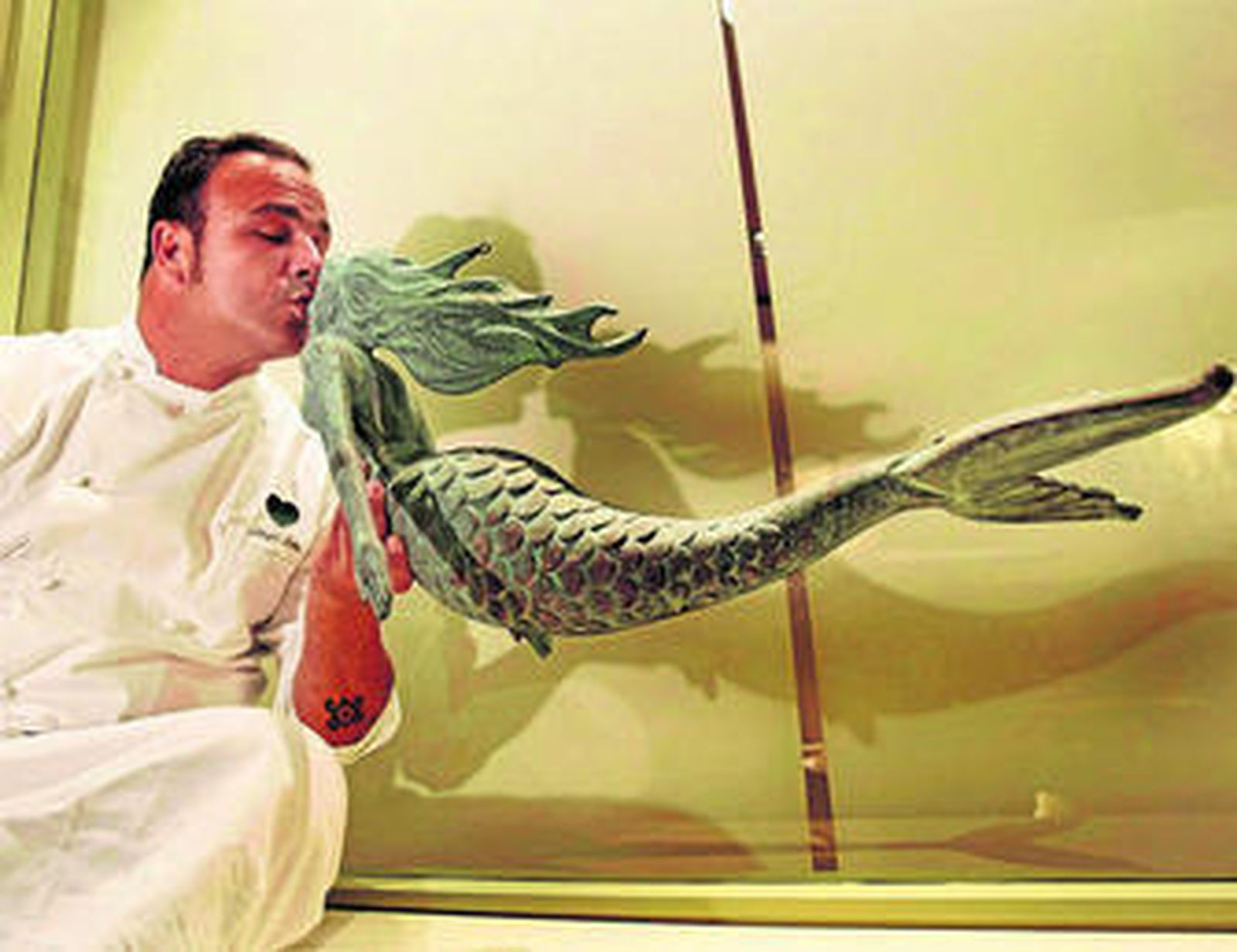 Ángel León, fotografiado en su restaurante de El Puerto.