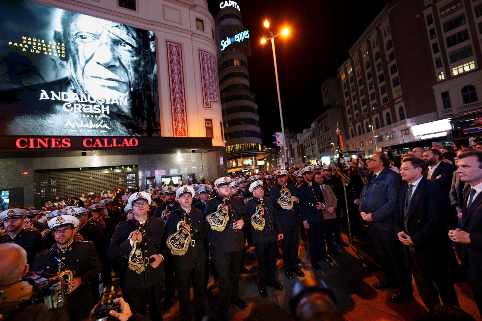 Un momento de la actuación de Rosario de Cádiz en la plaza Callao de Madrid. Un momento de la actuación de Rosario de Cádiz en la plaza Callao de Madrid.
