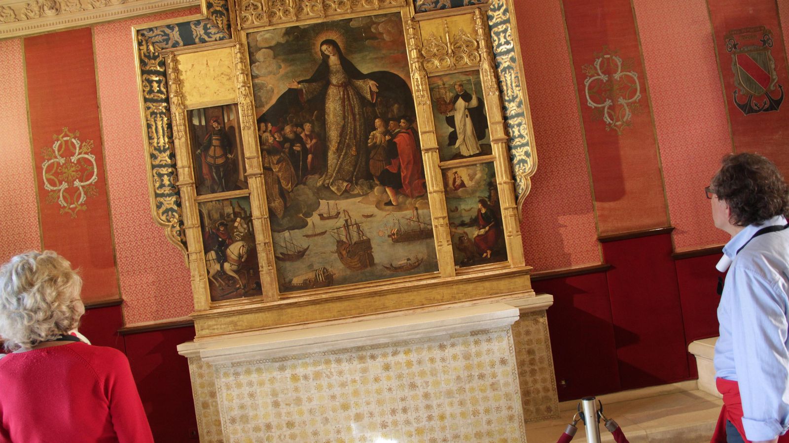 La pintura de la Virgen de los Navegantes, situada en la capilla del mismo nombre del Alcázar, realizada unas décadas después de la expedición.