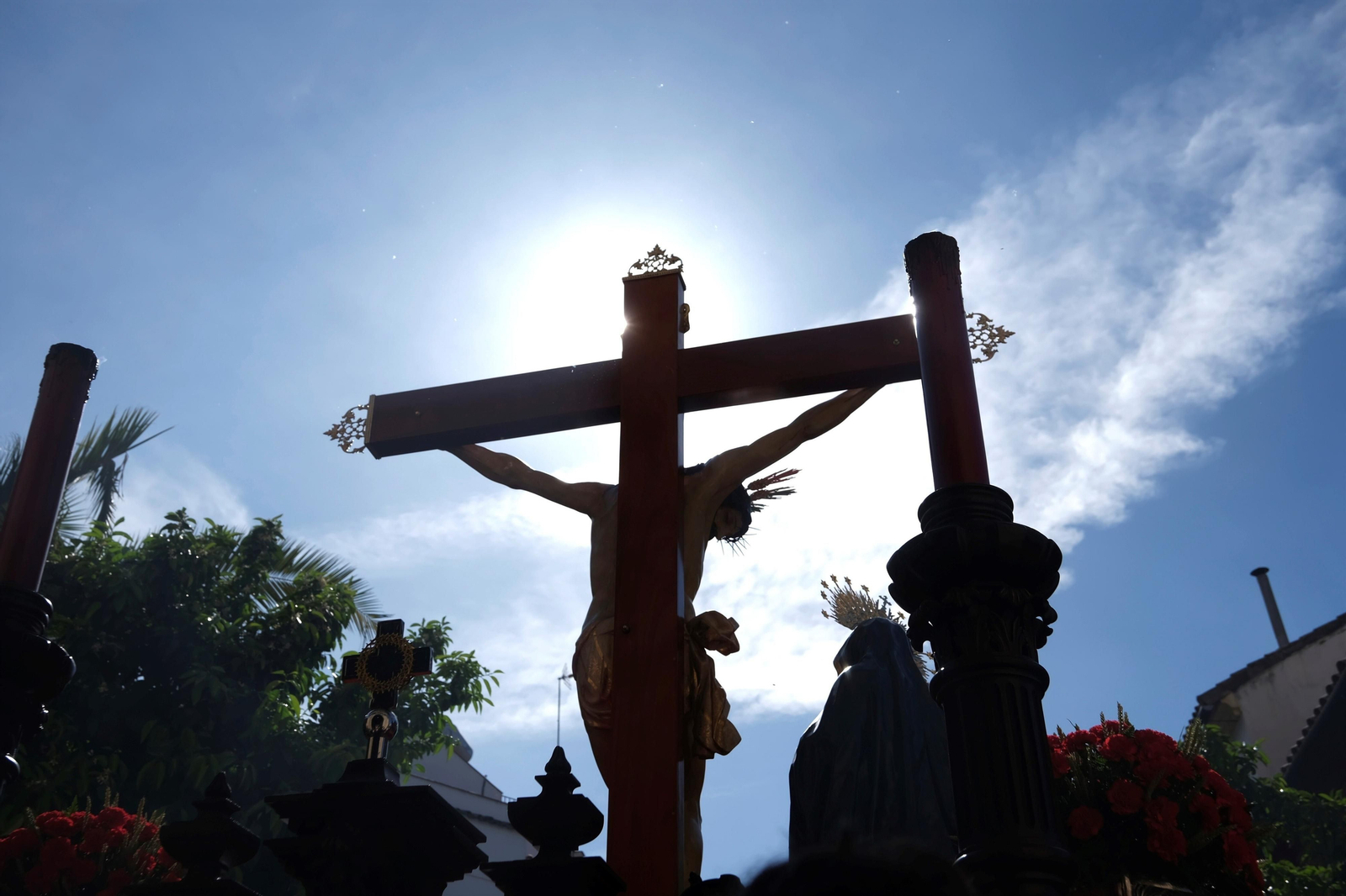 Jueves Santo en Córdoba: la procesión de la Caridad, en imágenes