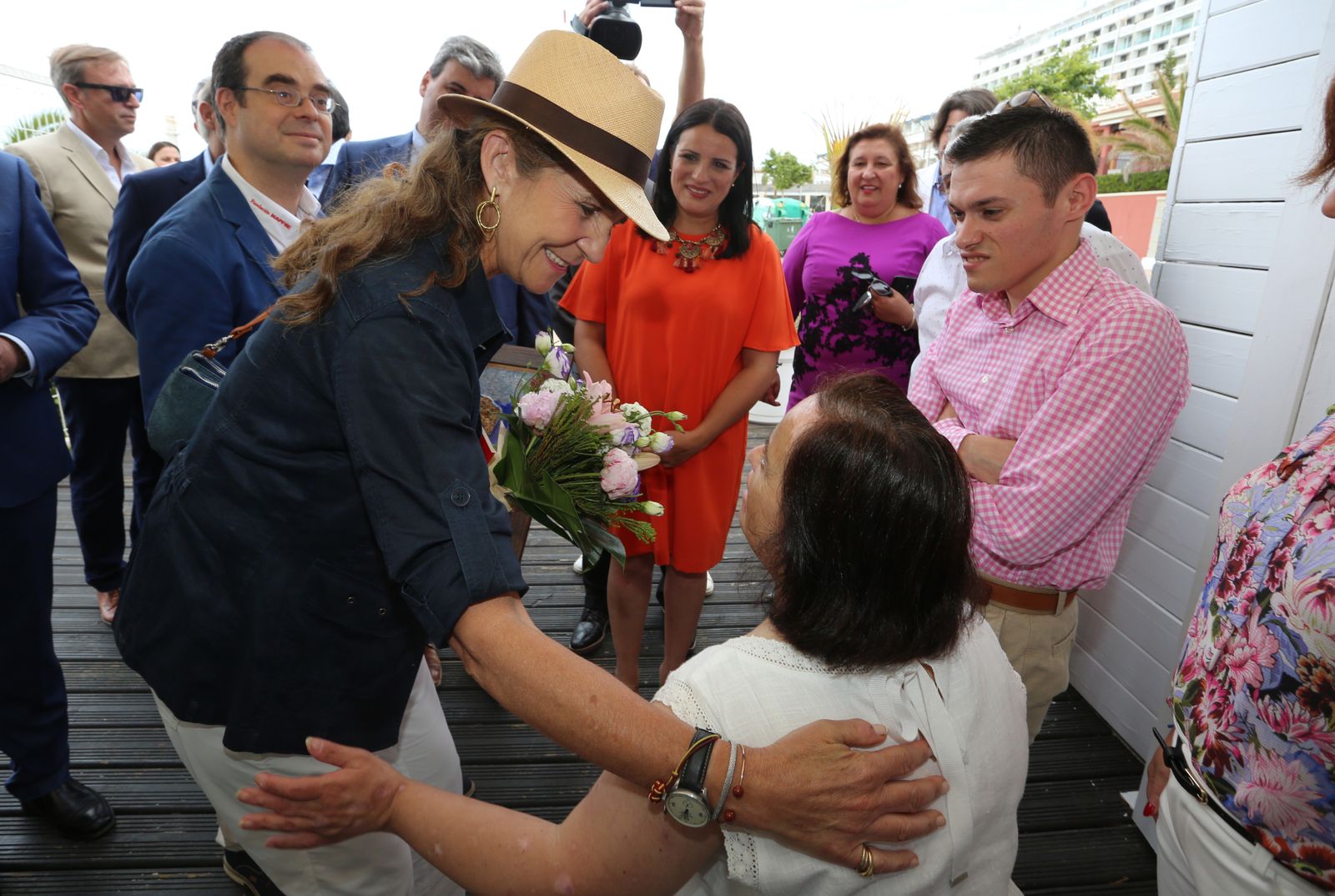 La Infanta Doña Elena asiste a varios talleres de prevención de la fundación Mapfre, en imágenes