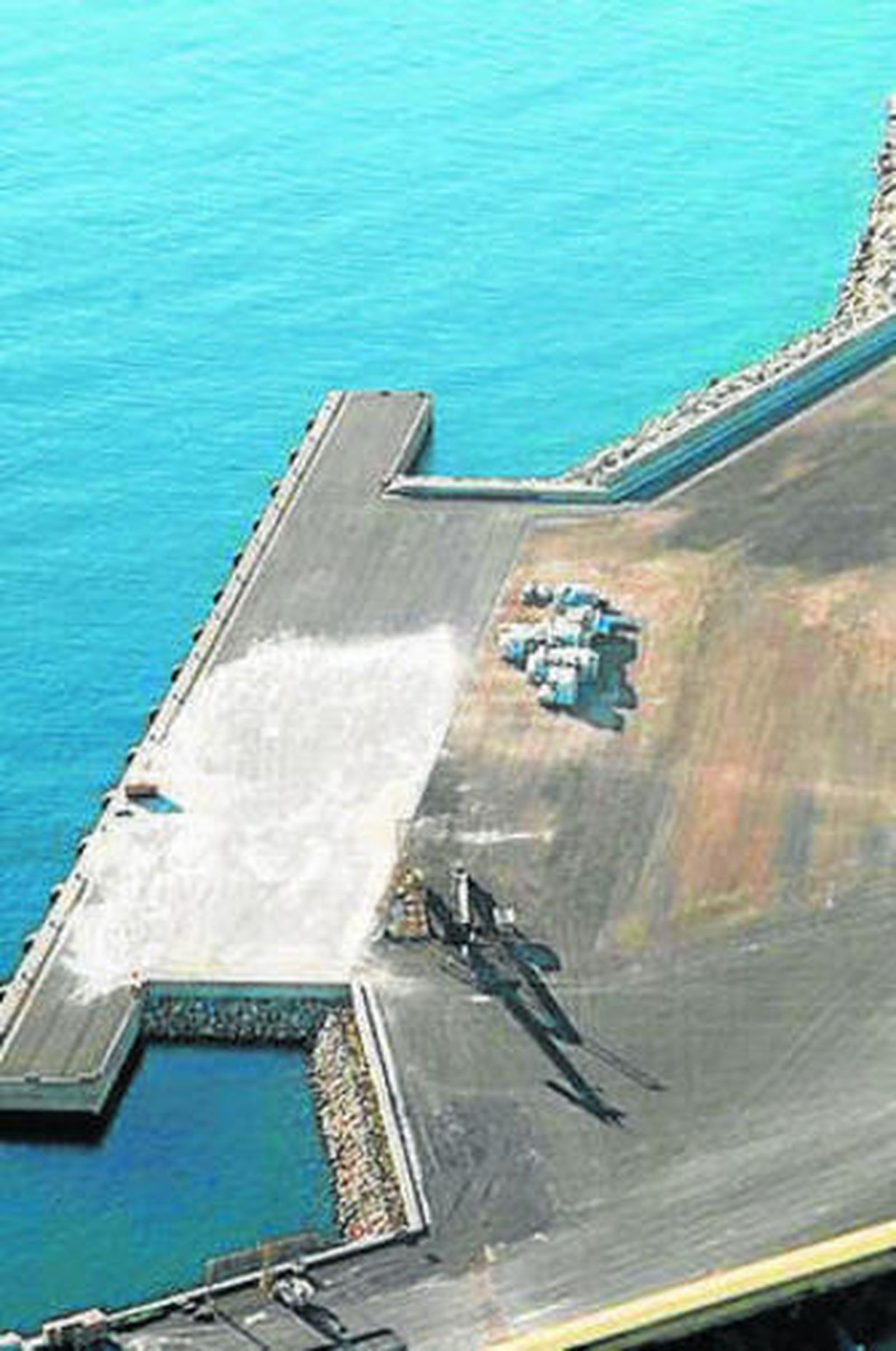 El 'nuevo' puerto de Carboneras.