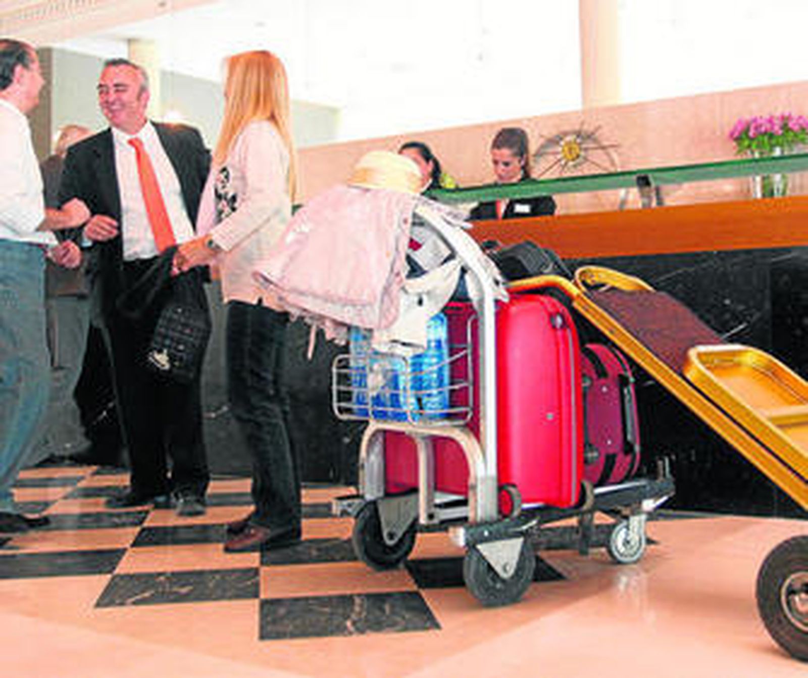 Imagen de la recepción de un hotel del Novo Sancti Petri, en Chiclana.