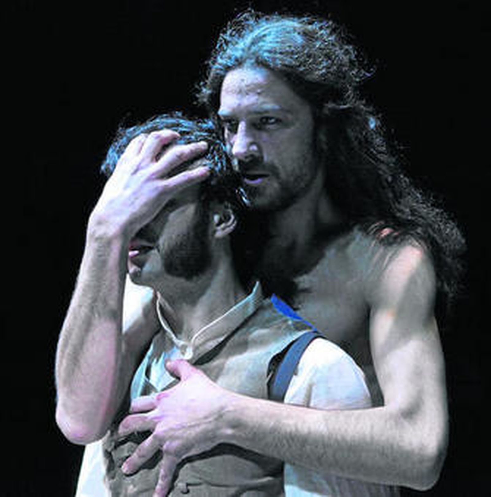 Los actores en un momento de la obra.