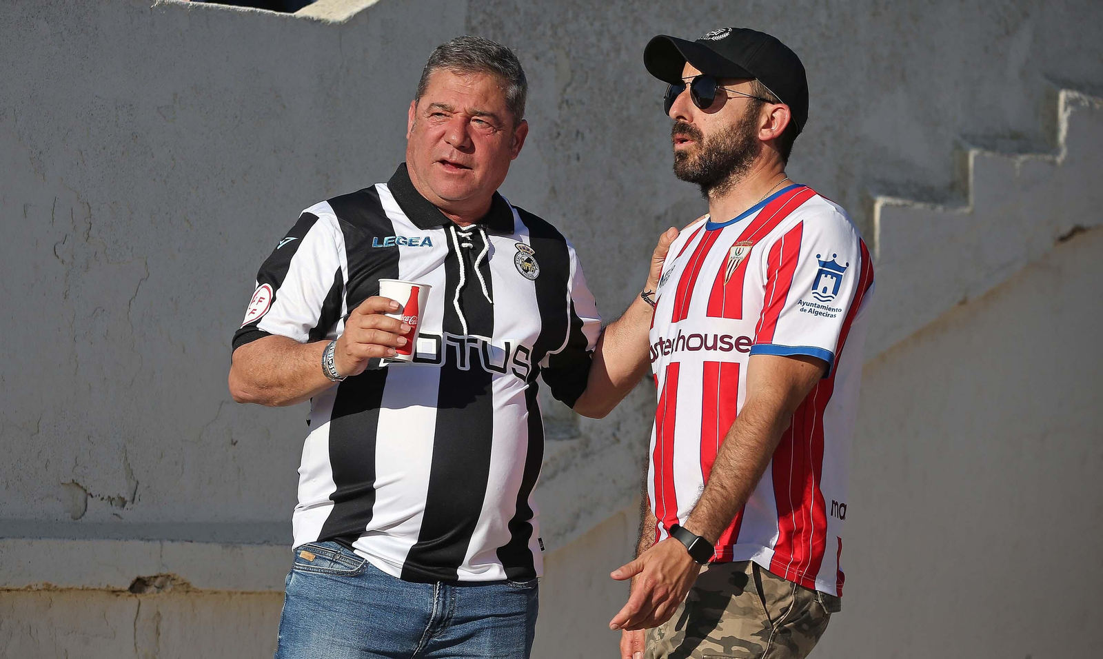 Fotos de la afición durante el Balona - Algeciras en el estadio municipal de La Línea