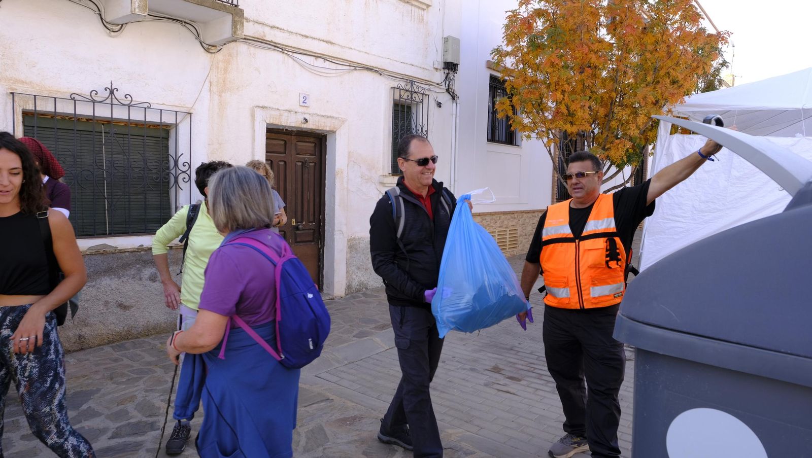 Limpieza y senderismo por la Alpujarra, en imágenes