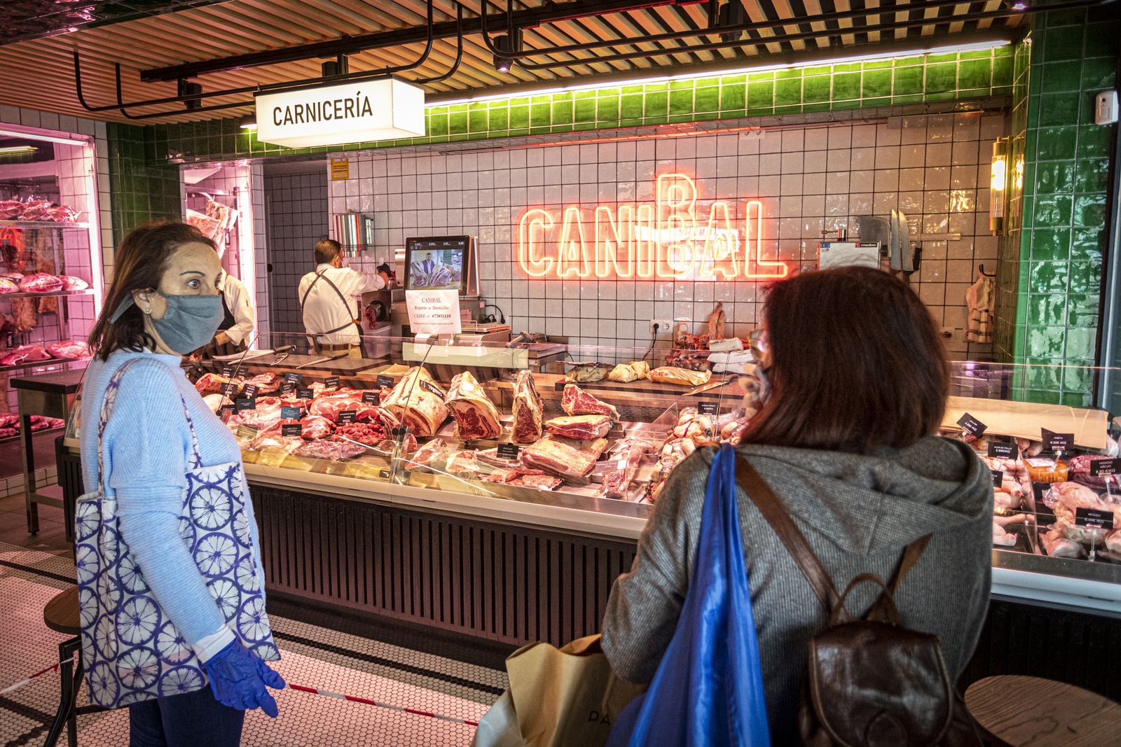 Comercios abiertos en el barrio la laguna bajo el estado de alarma