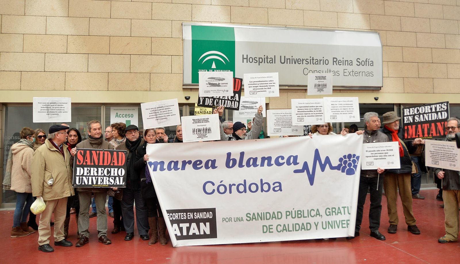 Imagen de archivo de una concentración de la Marea Blanca de Cordoba.