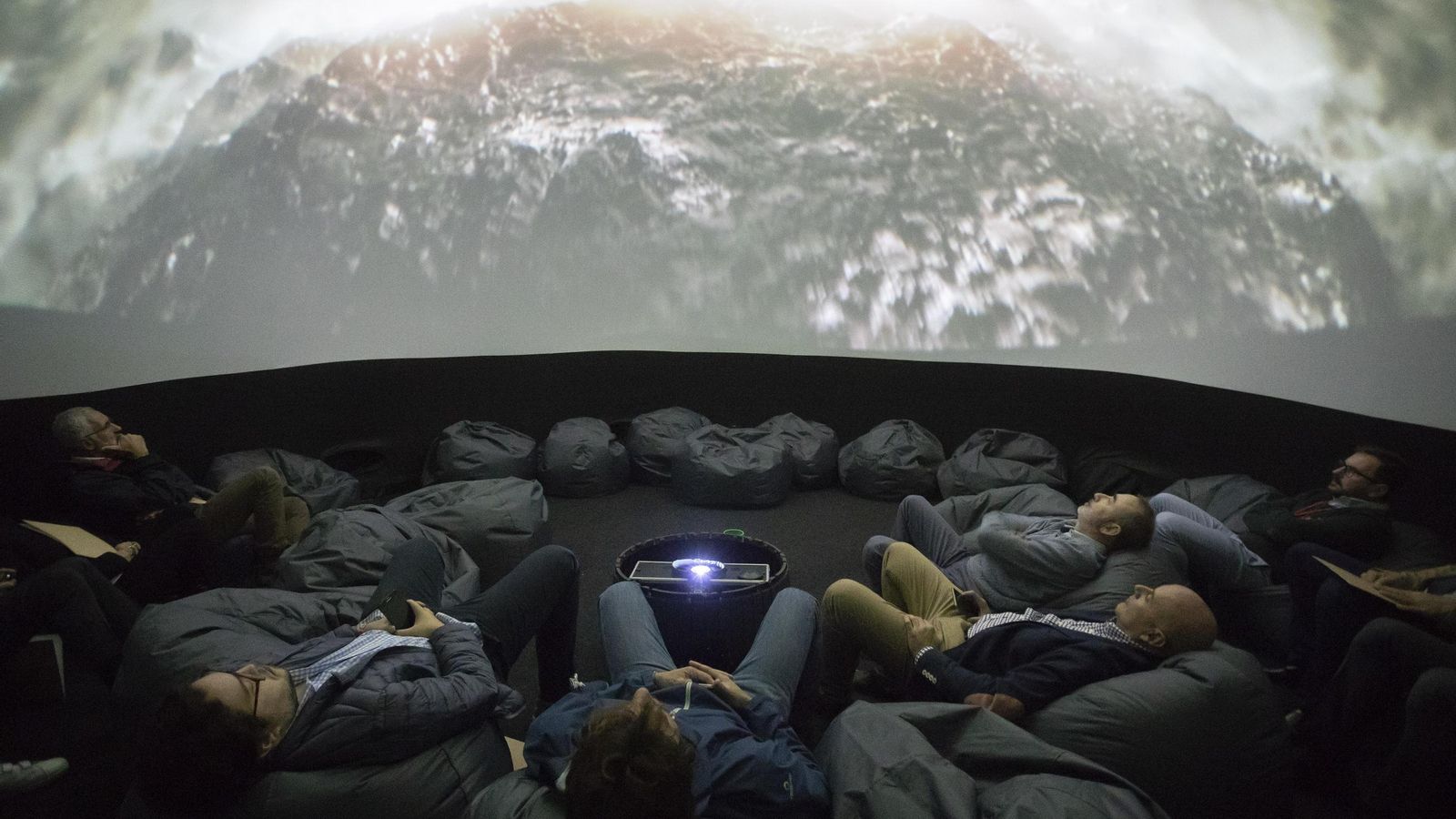 Varios espectadores durante una proyección.