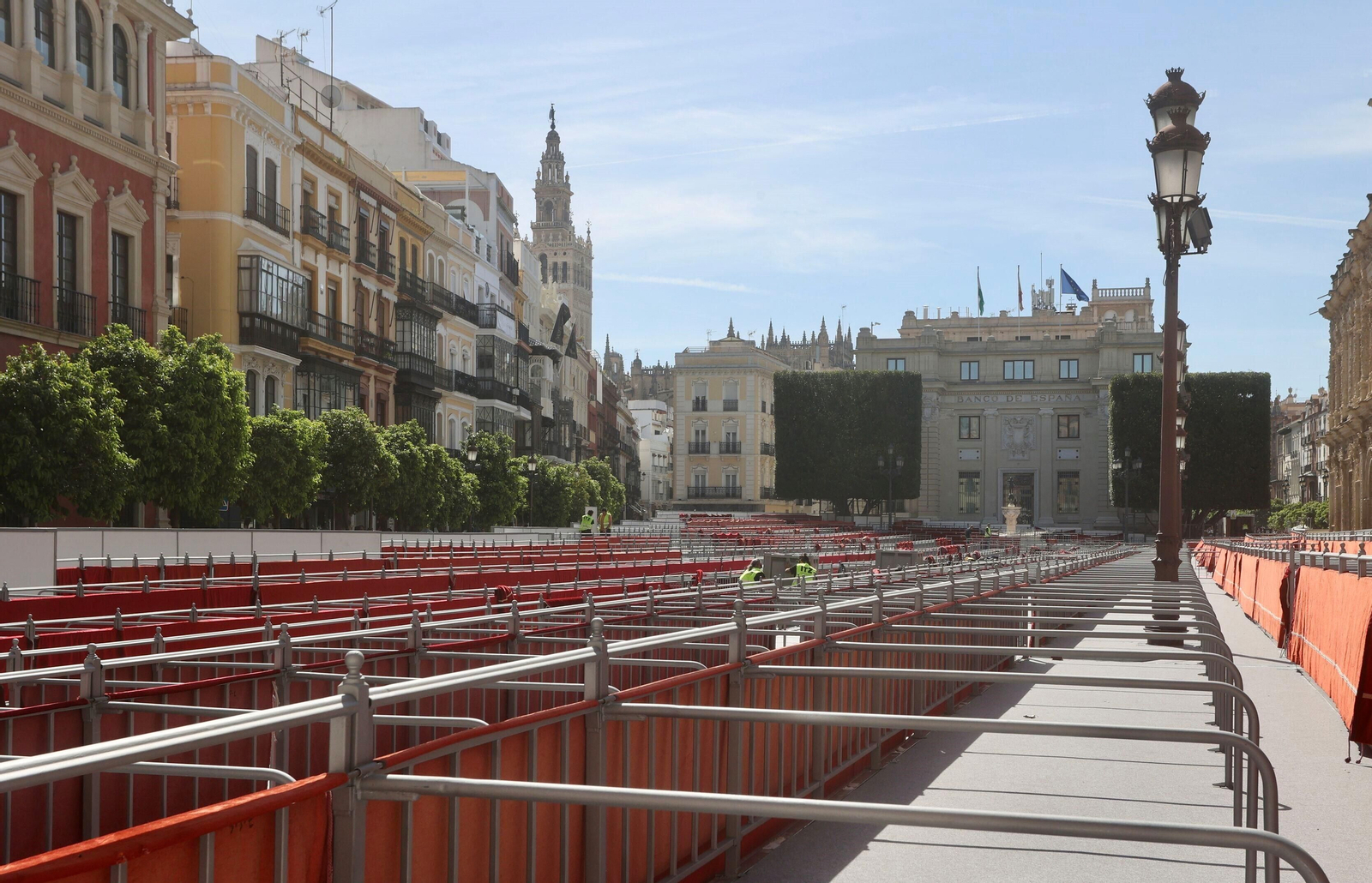 Sevilla, a rebosar en el último fin de semana del invierno