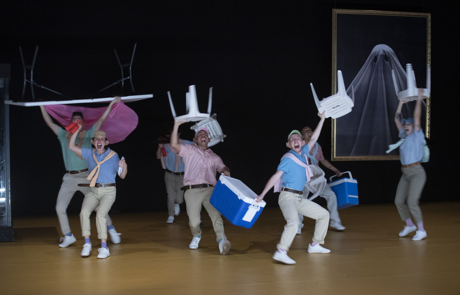 Imágenes del pase gráfico de la obra de La Resentida Oasis de la impunidad