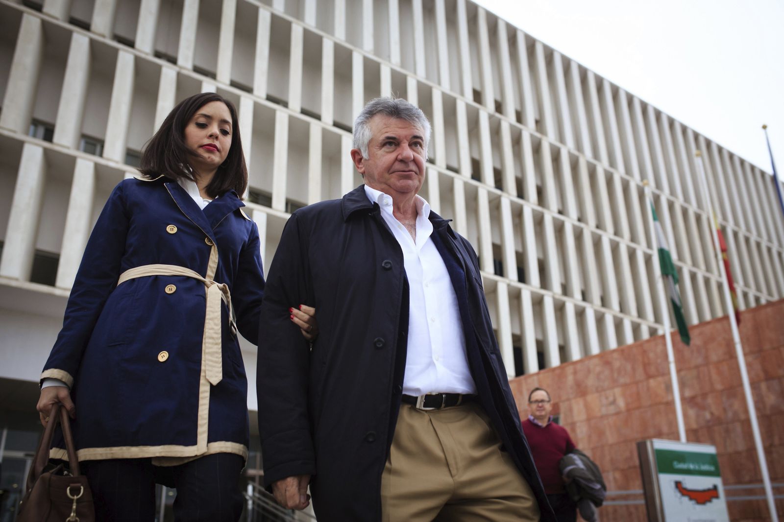 Juan Antonio Roca, acompañado por su abogada en los juzgados de Málaga.