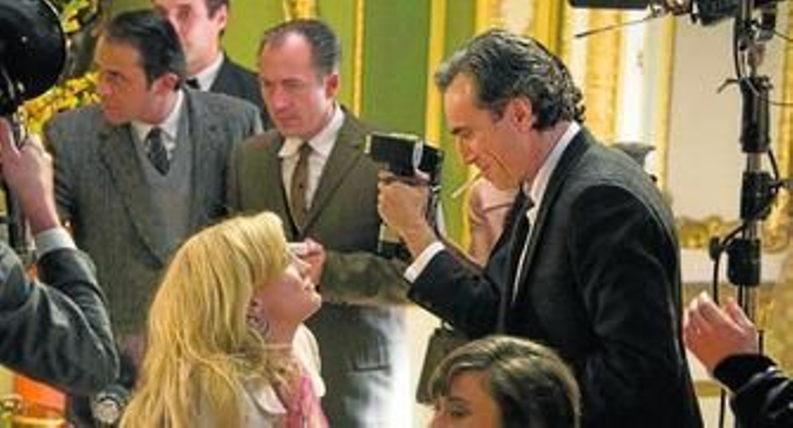 Holmes y Watson en un peligroso momento de sus nuevas aventuras a las órdenes de Guy Ritchie.