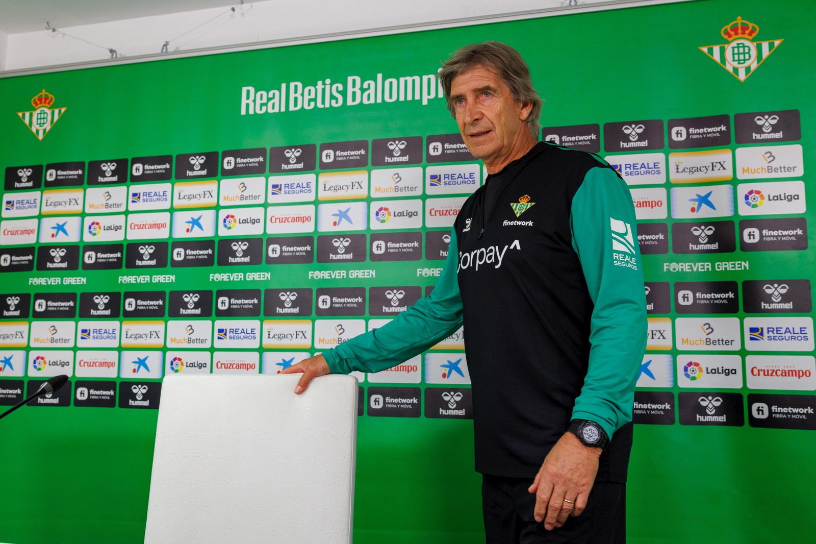 Pellegrini, en la sala de prensa del Benito Villamarín.