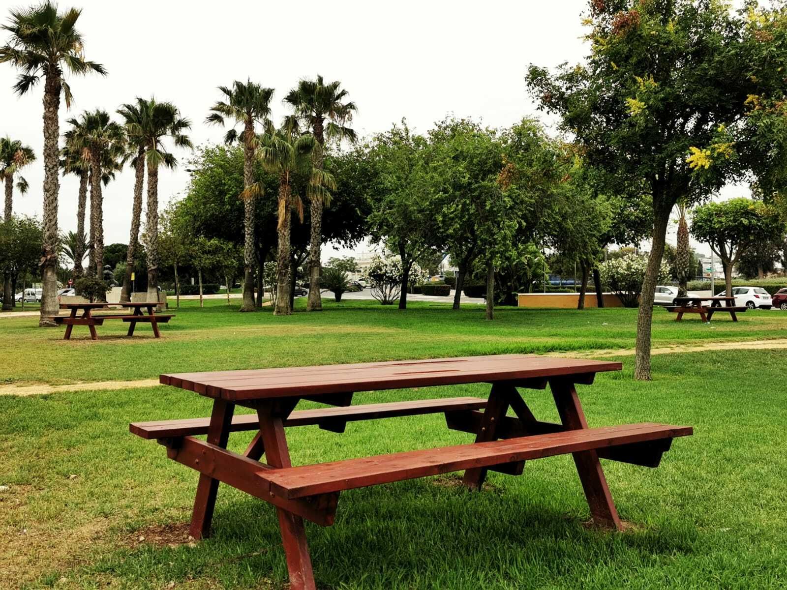 Uno de los nuevos merenderos instalados en el parque de Las Albinas.