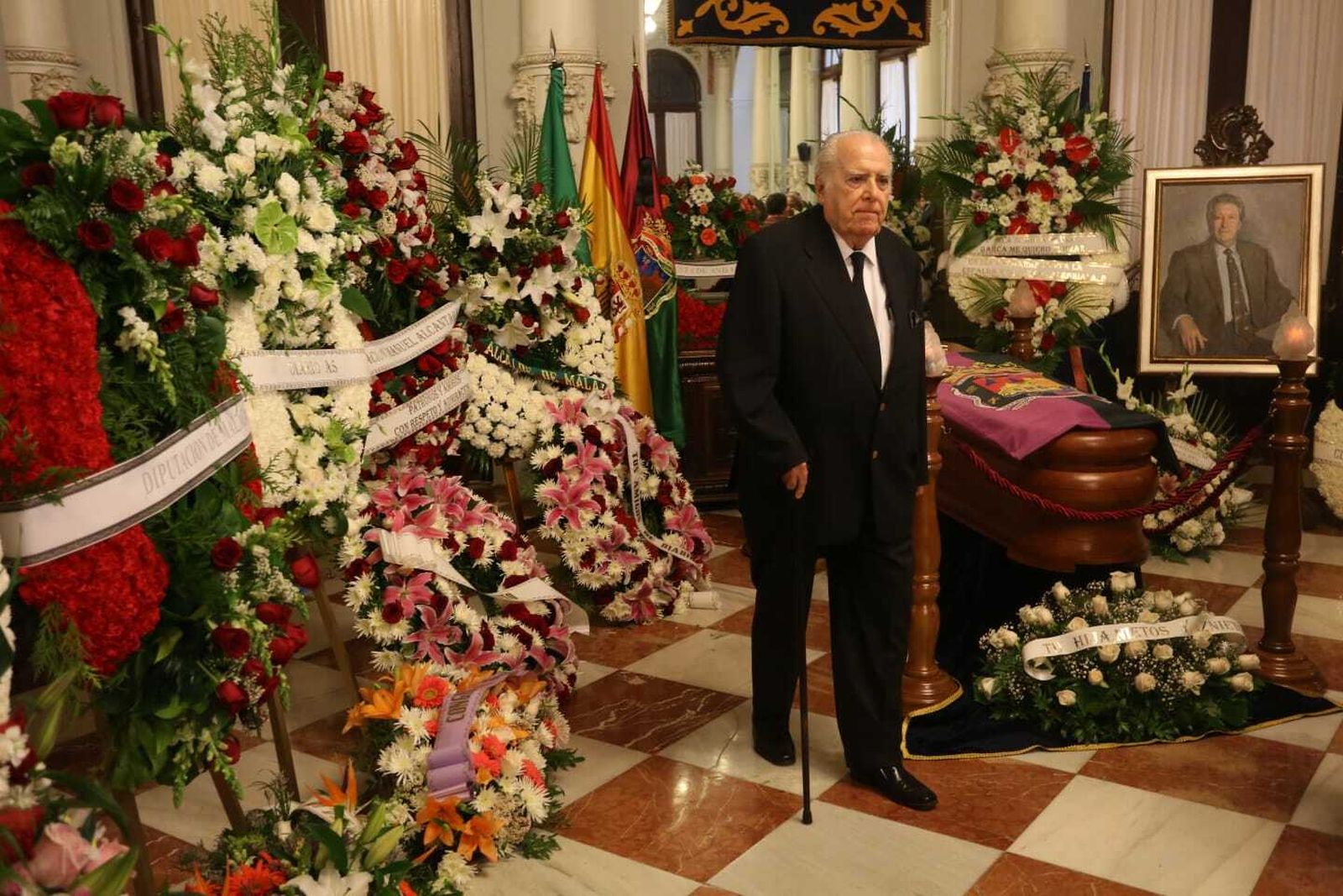 Fotos de la capilla ardiente de Manuel Alcántara