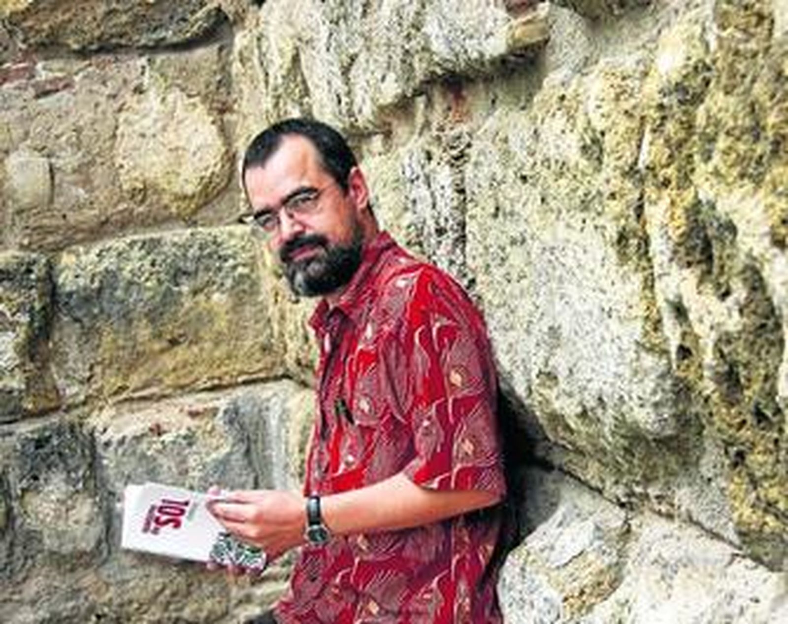 Enrique Flores, en la presentación de su libro en la Casa de la Provincia de Sevilla.