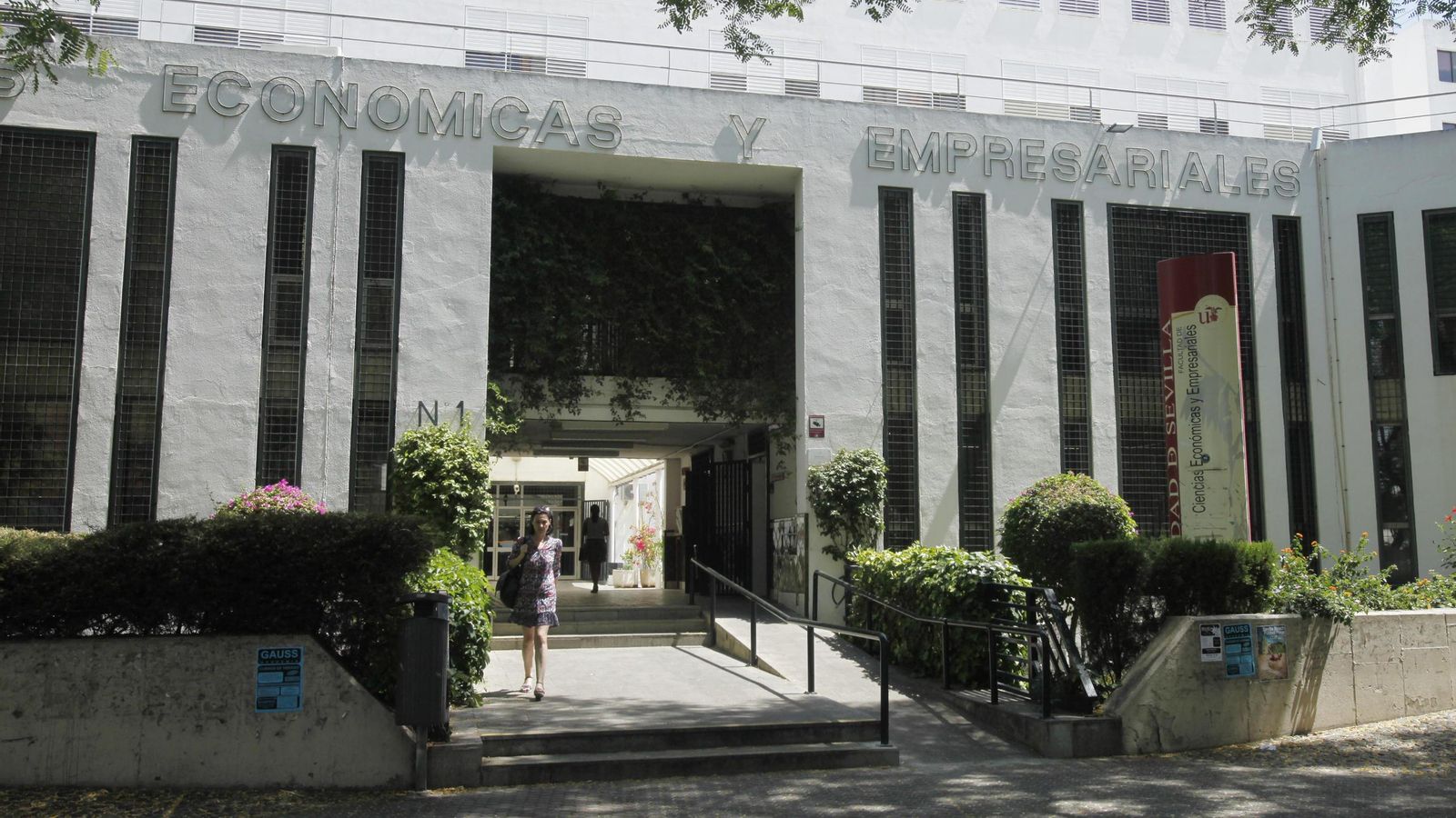La Facultad de Ciencias Económicas y Empresariales