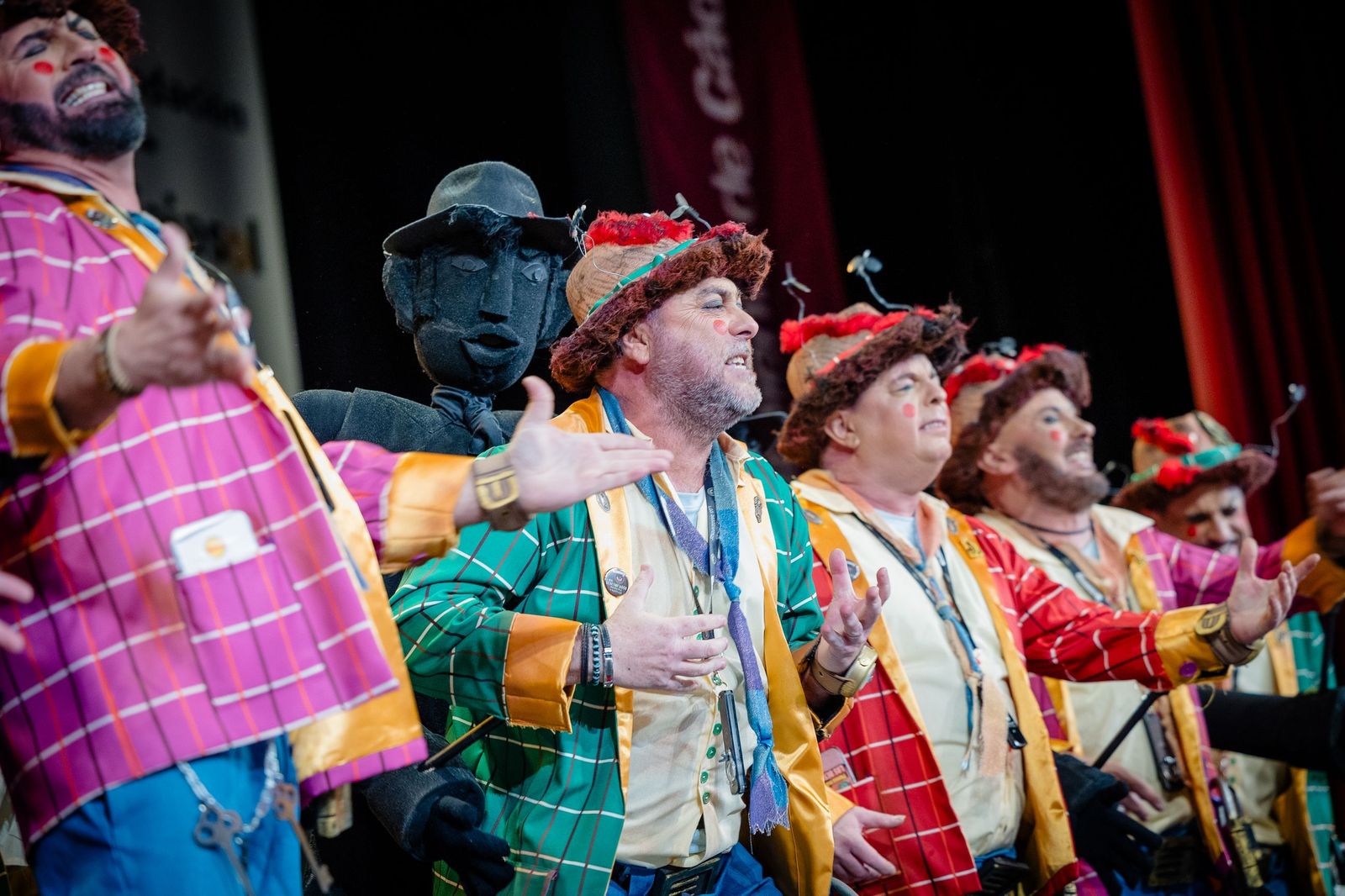 Búscate entre las mejores imágenes de la tercera semifinal del COAC 2026