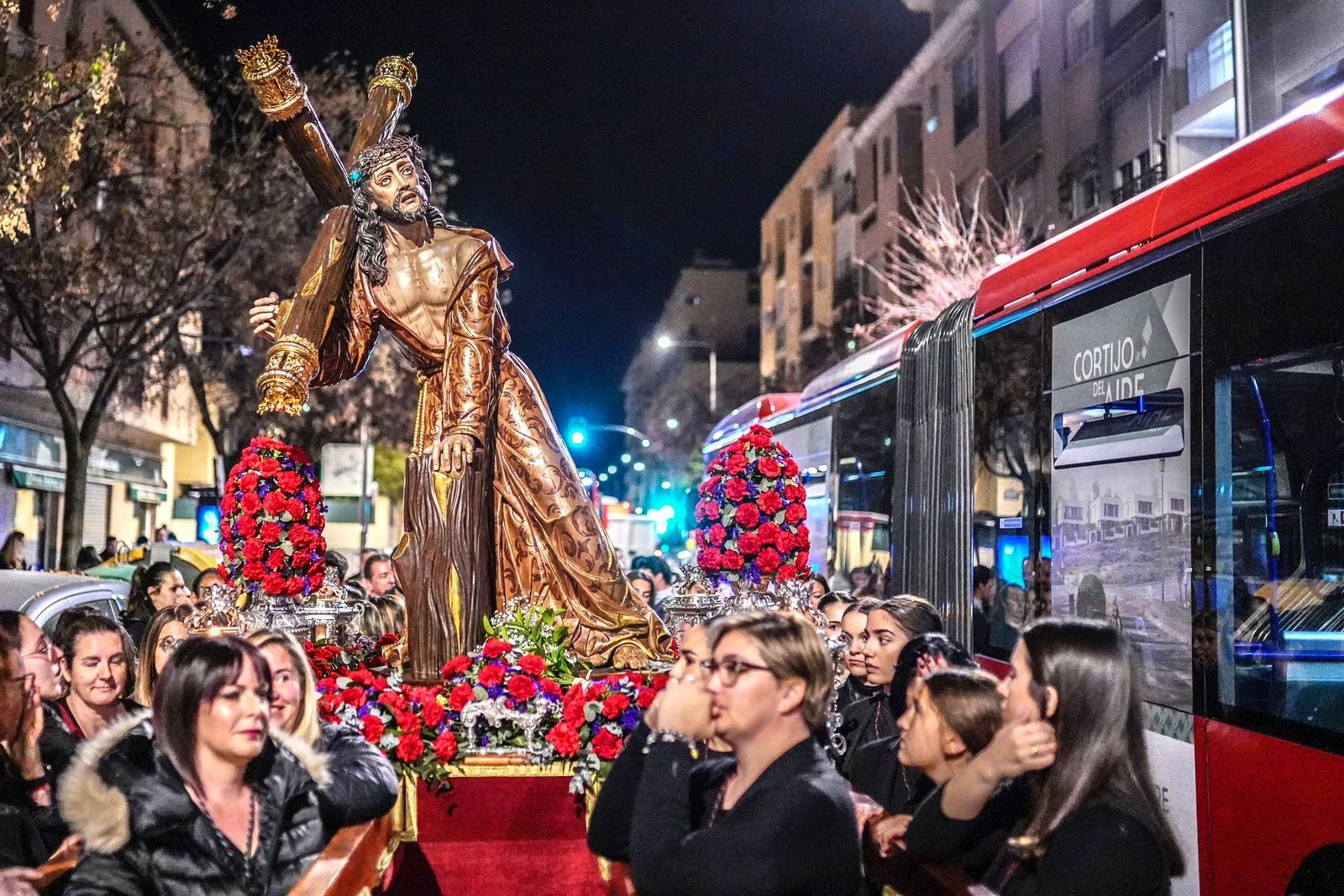 La Federación de Cofradía expresa su malestar por los problemas de seguridad vividos en el vía crucis de El Trabajo