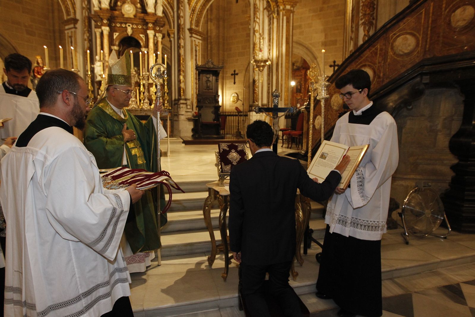 Fotogalería toma posesión nuevo Presidente Agrupación Cofradías Almería-Isaac Vilches