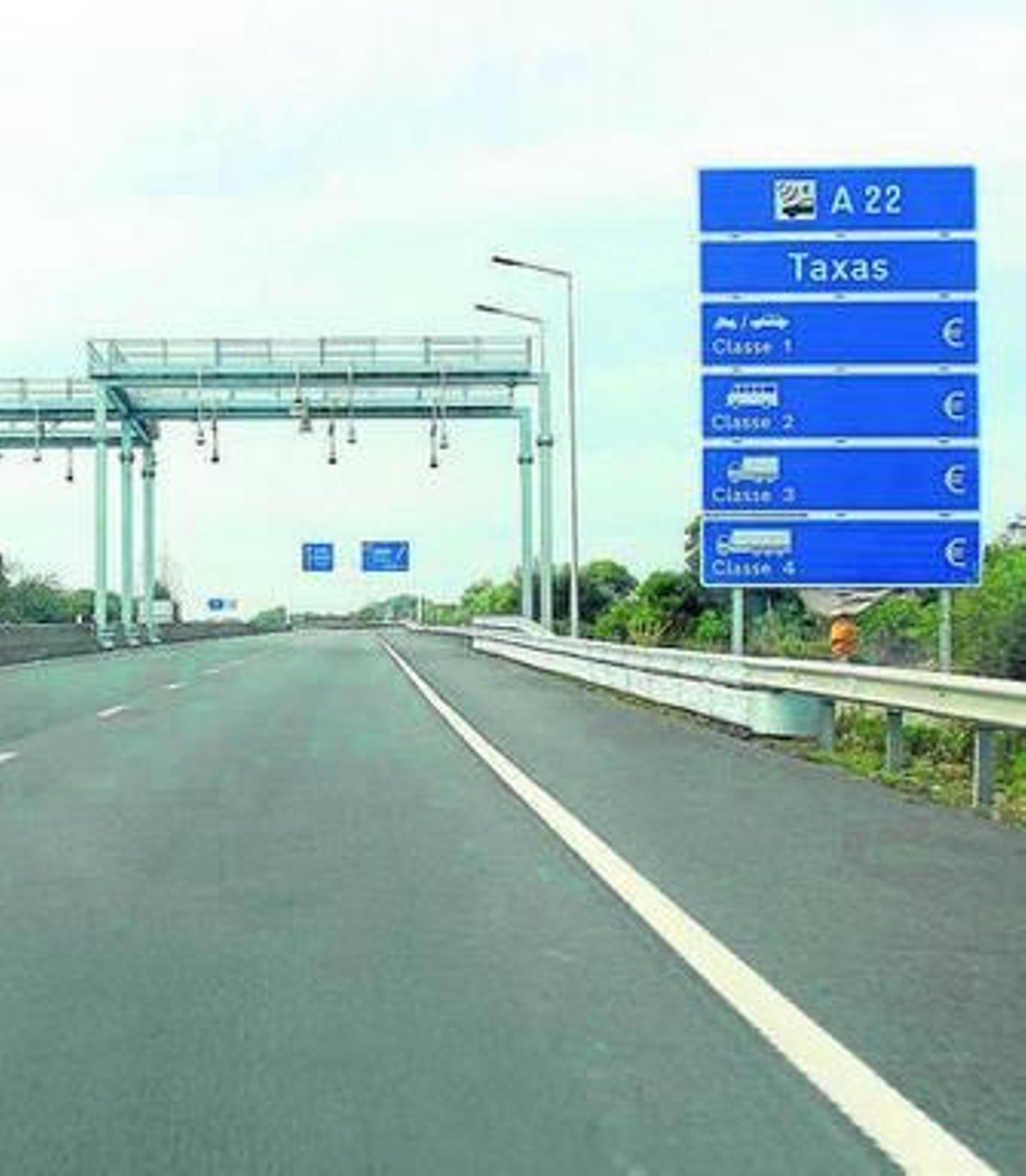 La A-22 es la autovía que une Huelva con el Algarve.