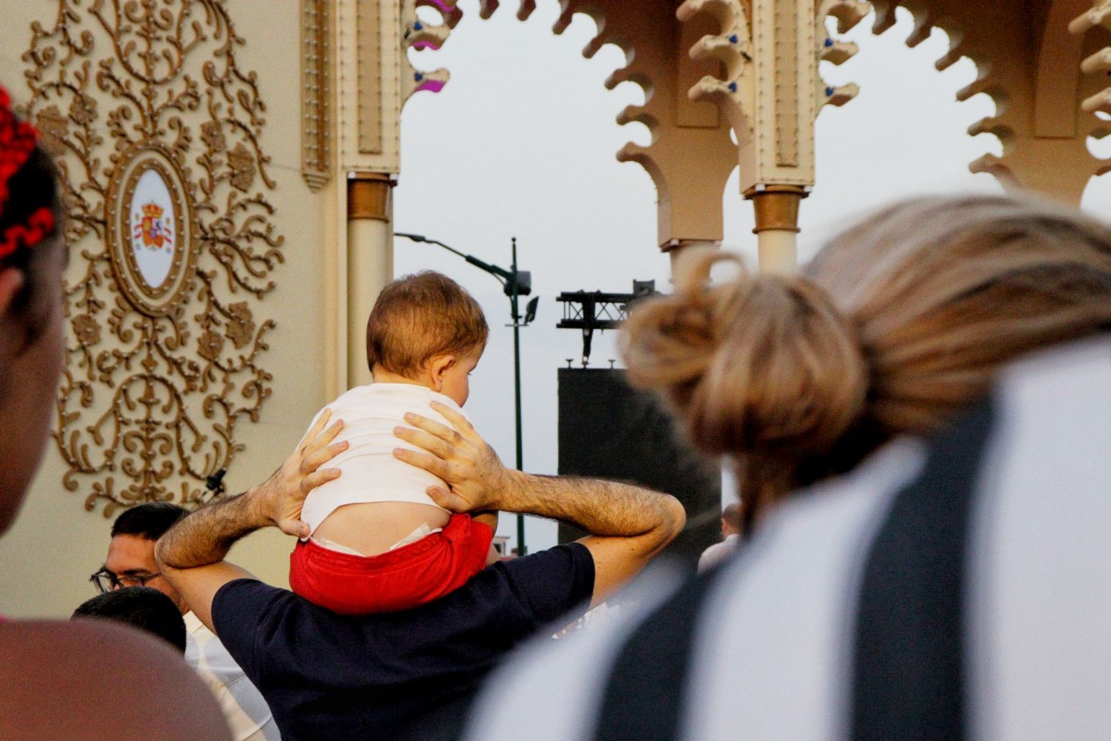 El pregón de Javier Castillo en la Feria de Málaga, en imágenes
