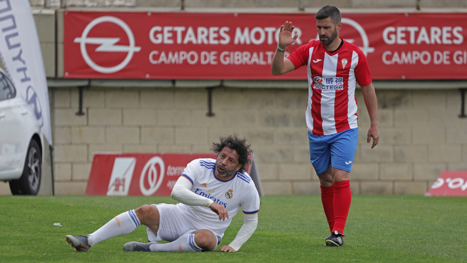 La mejores fotos del Algeciras - Real Madrid veteranos