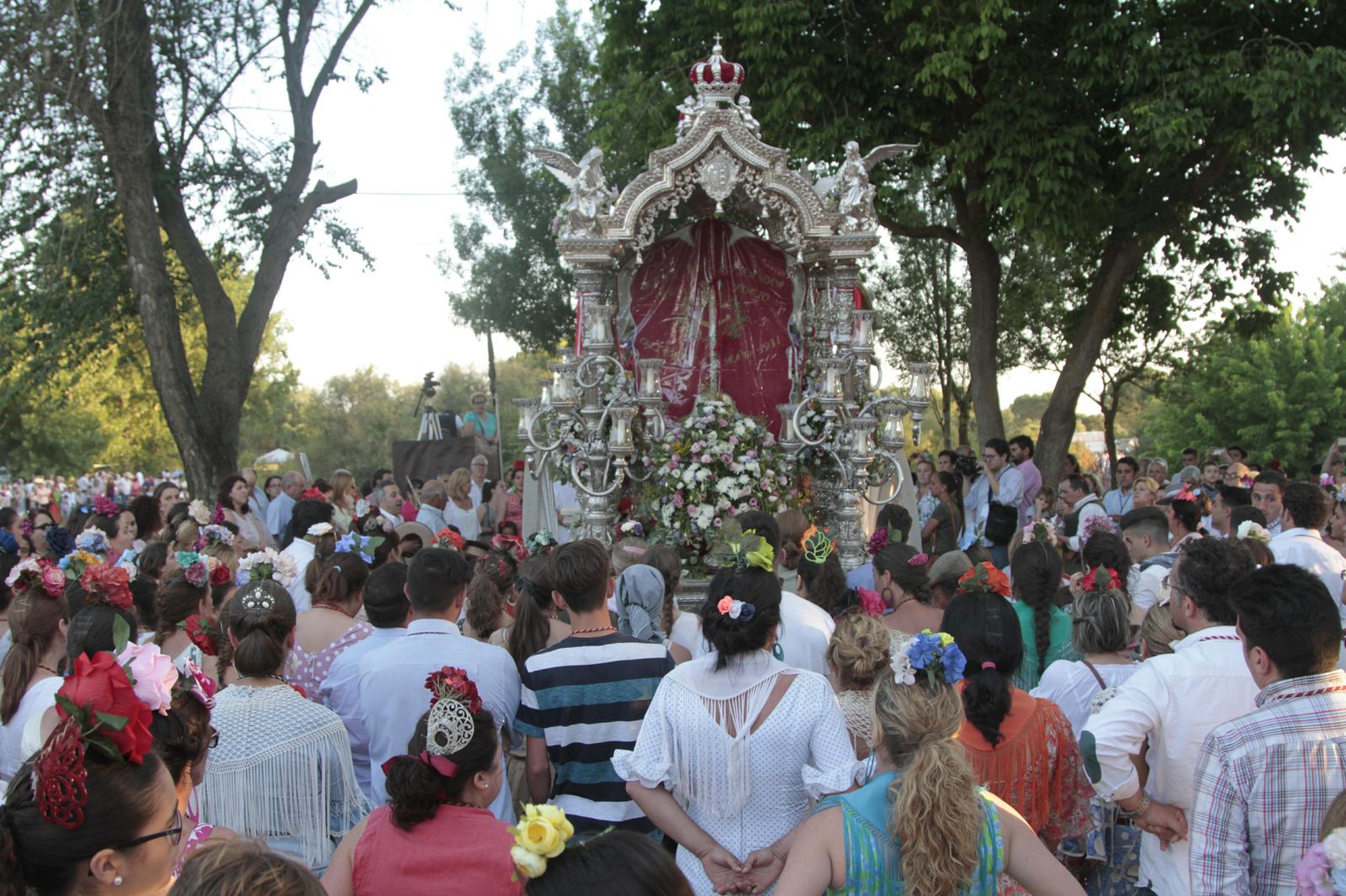 El paso de las hermandades por el río Quema, en imágenes