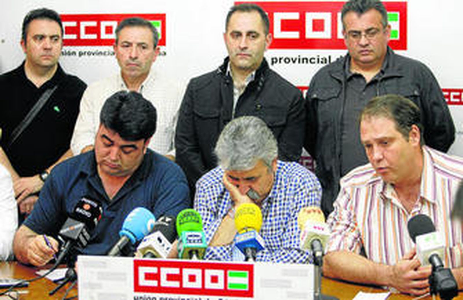 El comité de empresa de KME Locsa, durante la rueda de prensa de ayer.