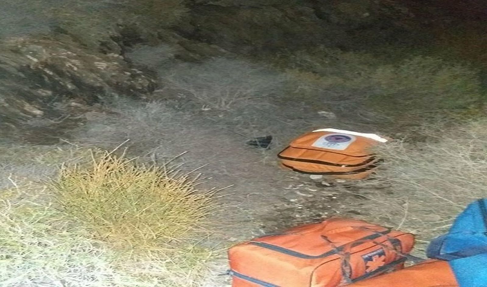 Rescatado un hombre herido tras caer desde un cerro a una vereda de tres metros de profundidad en Adra