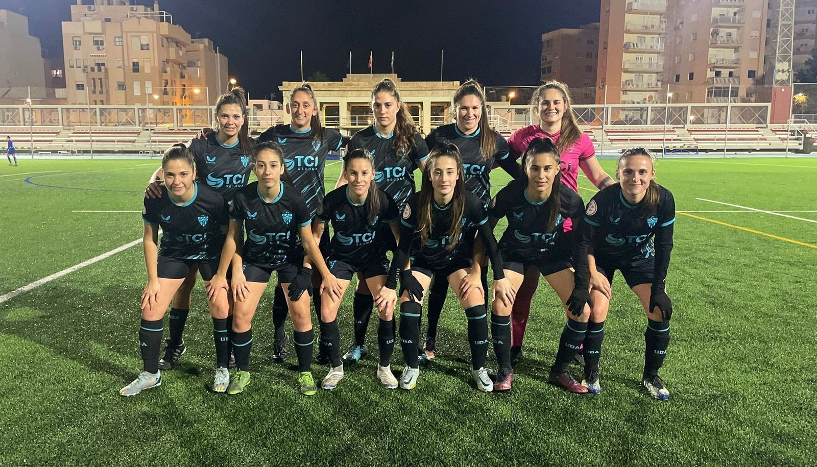 El Almería vistió con su segunda equipación