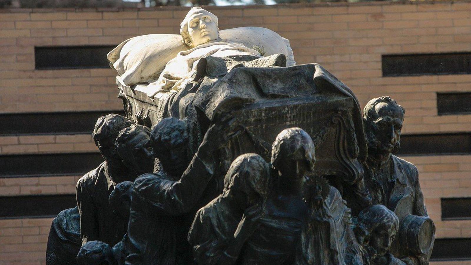 Joselito sigue marchando al más allá siguiendo la imagen de la Macarena modelada por Benlliure.