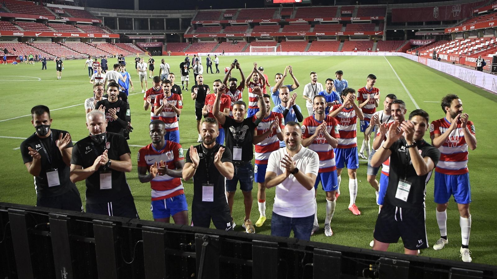 El Granada CF celebra su clasificación europea.