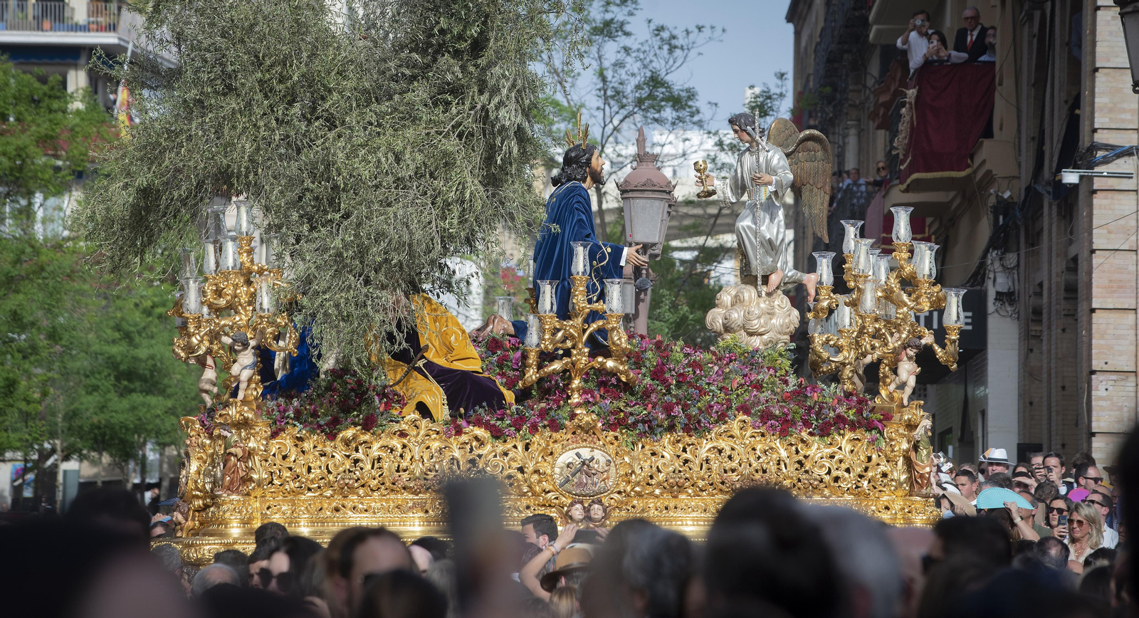 Las imágenes del Santo Entierro Grande por la Campana