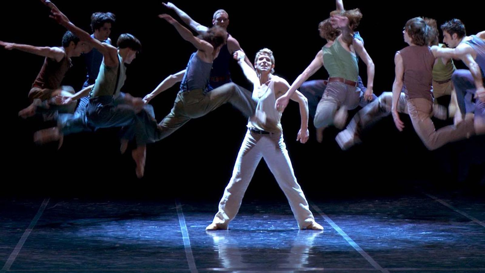 Fotograma de 'El esfuerzo y el ánimo', uno de sus mejores trabajos sobre la compañía de Béjart.