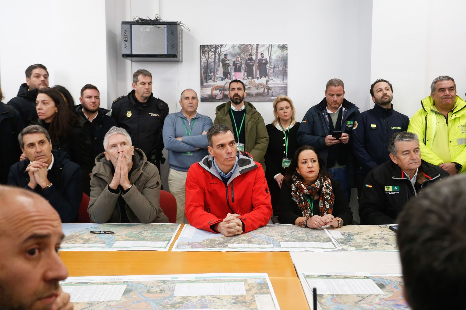 Las fotografías de la visita de Pedro Sánchez al puesto de mando avanzado de San Roque