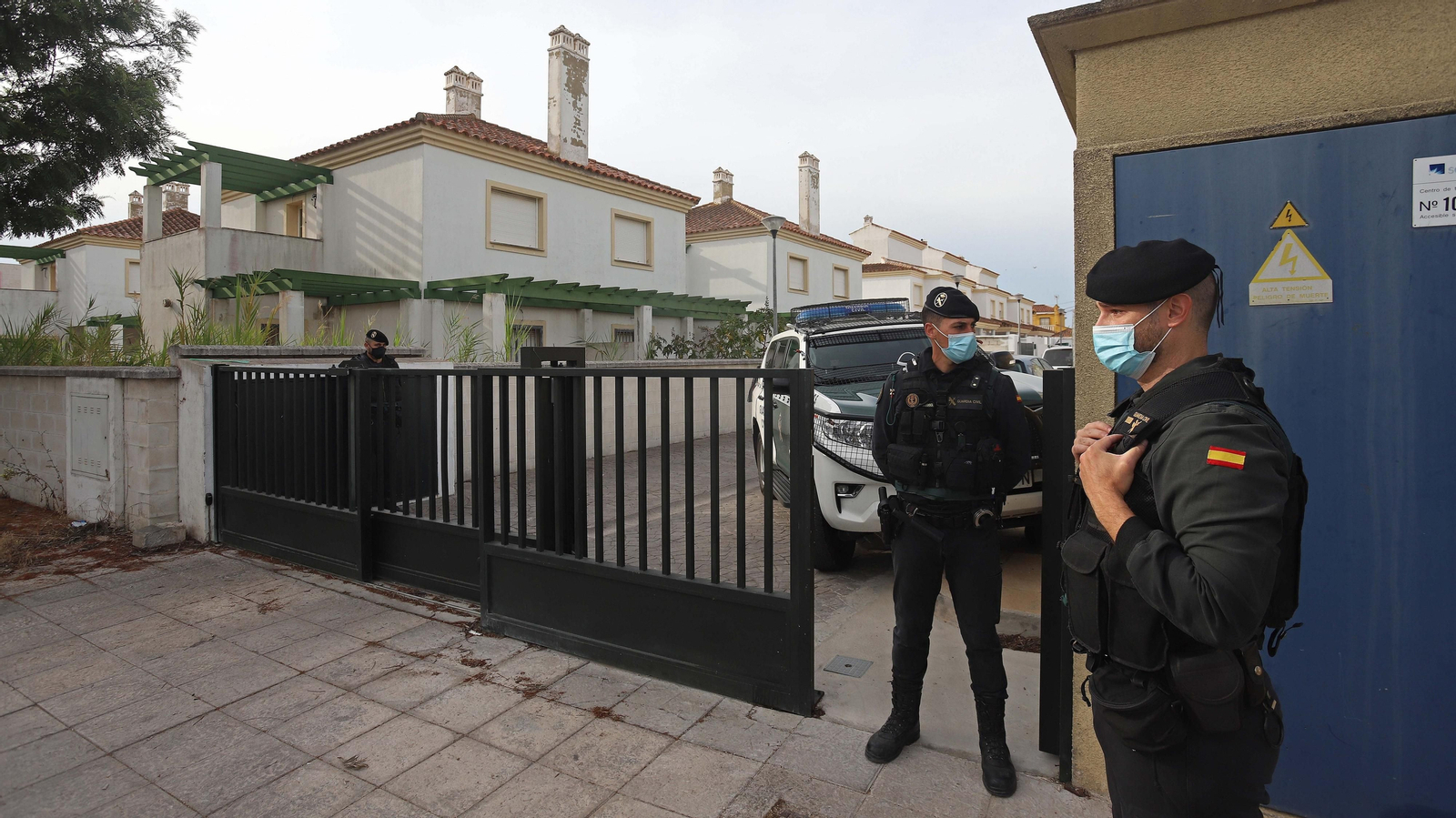 Fotos de los registros de la Guardia Civil en Algeciras Fotos de los registros de la Guardia Civil en Algeciras