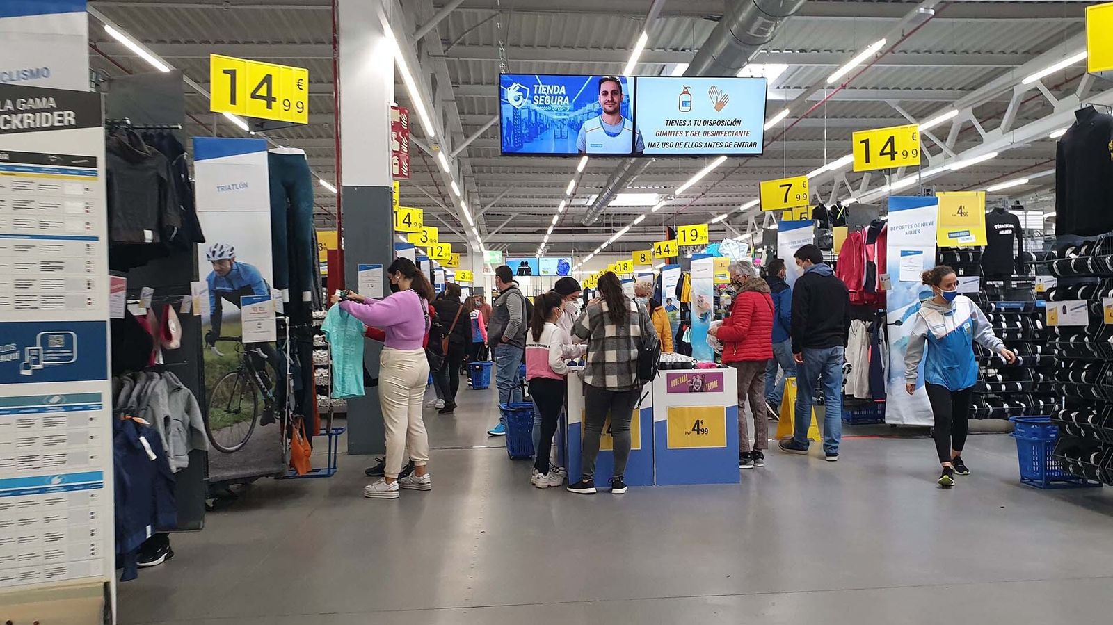 Las fotos del polígono de Palmones, tras el levantamiento del cierre  perimetral de Algeciras y Castellar