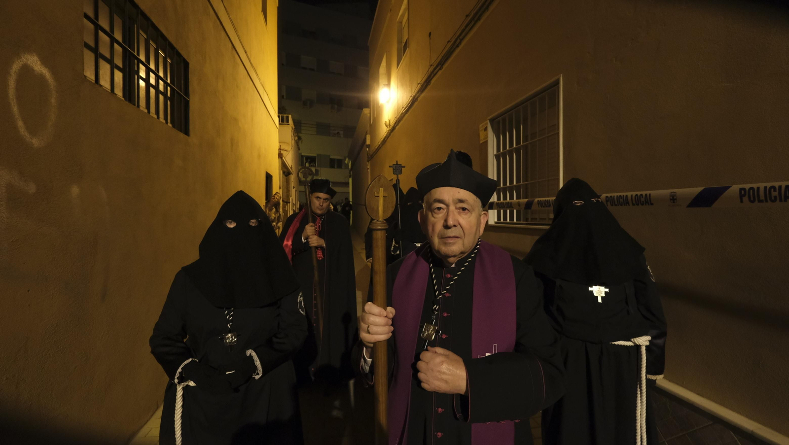 Procesión del Perdón en Almería, en imágenes