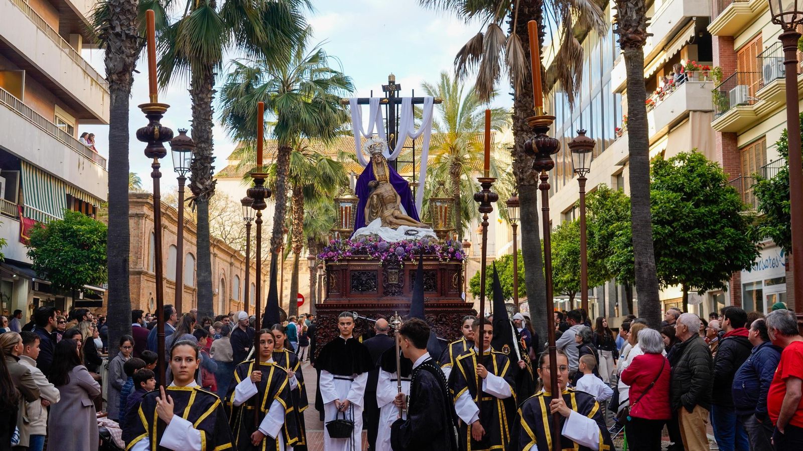 Viernes Santo: Imágenes de la procesión del Santo Entierro