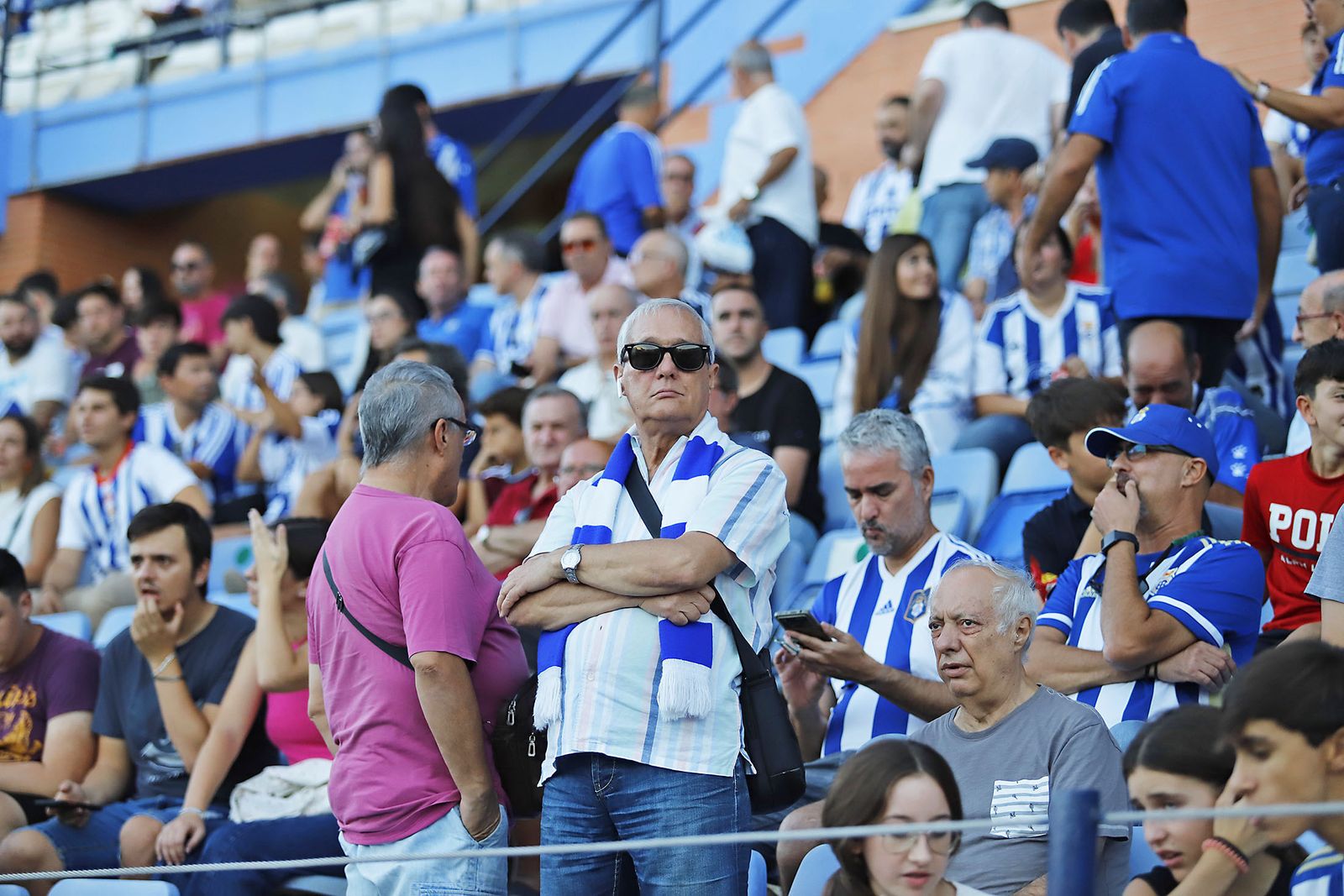 Ambiente en las gradas del Nuevo Colombino en el Recreativo de Huelva y Málaga