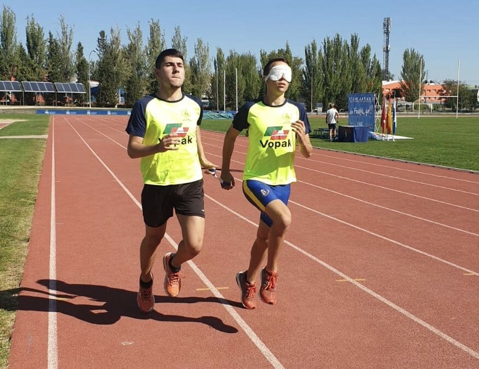 Carlos Hidalfo y su guía, Diego Ron