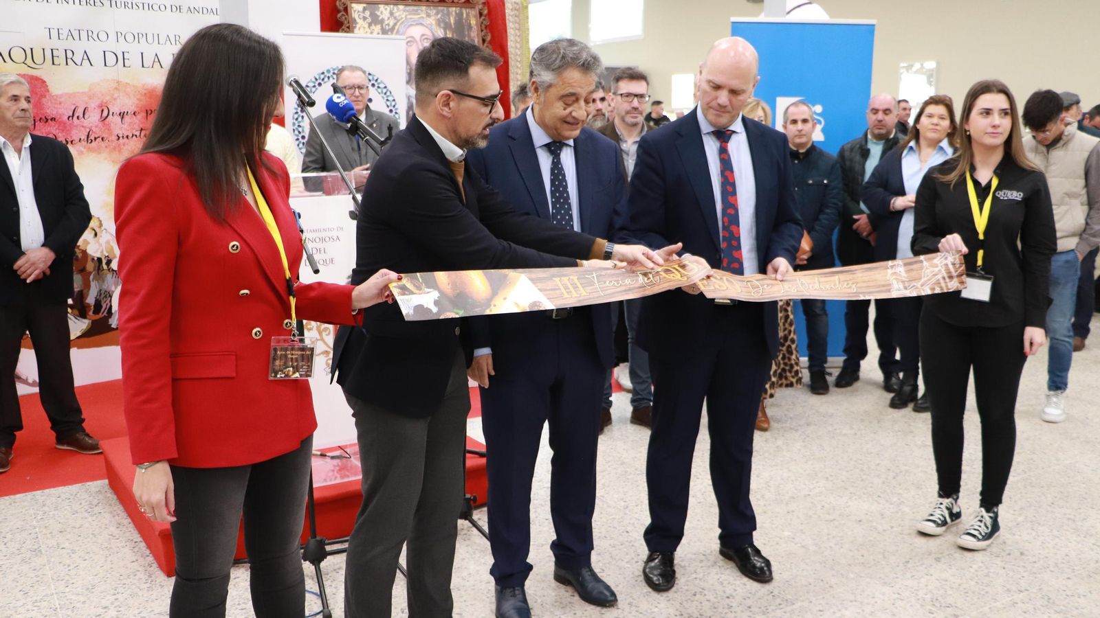 Inauguración de la Feria del Queso de Los Pedroches en el Pabellón El Pilar de Hinojosa del Duque. Inauguración de la Feria del Queso de Los Pedroches en el Pabellón El Pilar de Hinojosa del Duque.