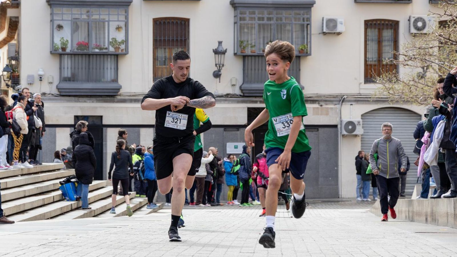 La Carrera y Caminata de la Buena Muerte a beneficio de ALES, en imágenes (1)