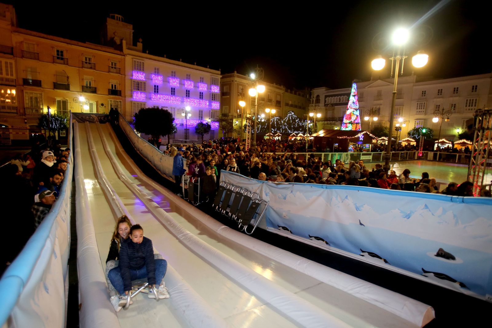 Inauguración del alumbrado extraordinario de Navidad, la pista de Hielo y la Feria de Artesanía