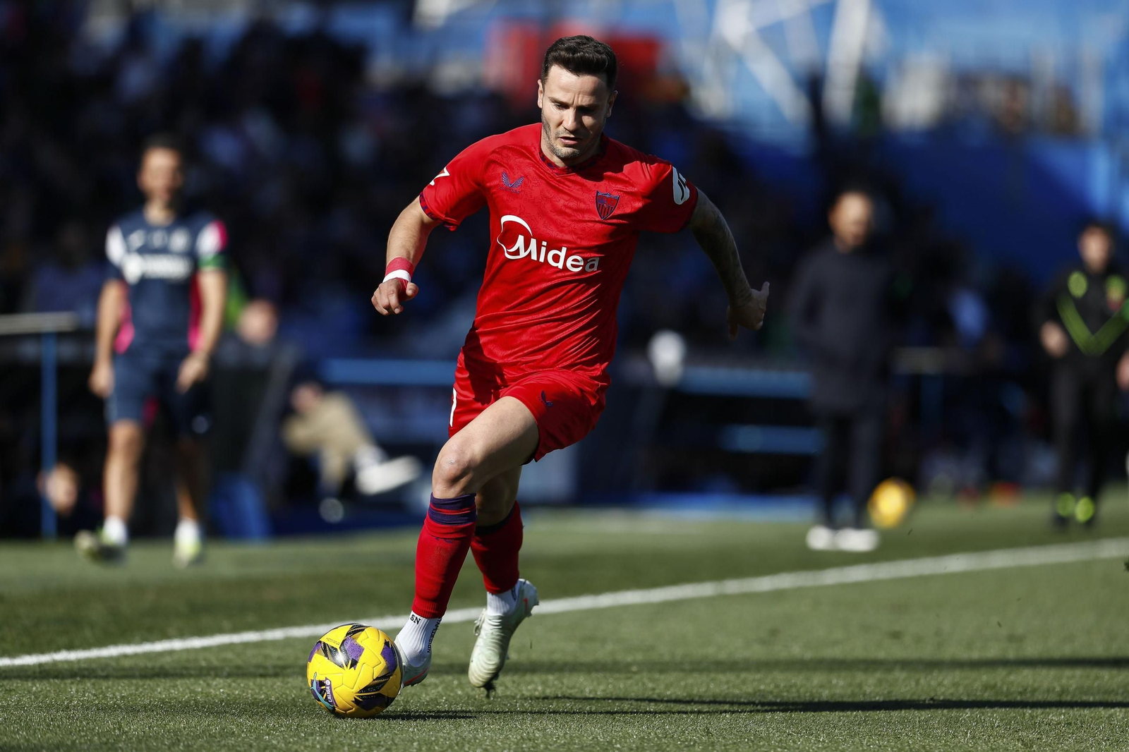 Las fotos del pobrísimo paso de Saúl Ñíguez por el Sevilla