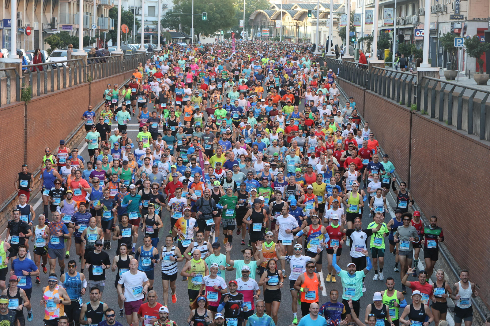 Búscate en la Zurich maratón de Sevilla