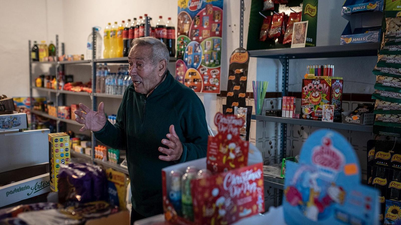 El propietario de un comercio de Manzanilla cuenta cómo se ha vivido en el pueblo el trágico suceso